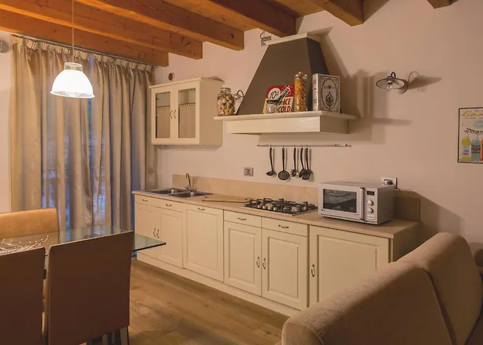 فندق مبيت وإفطار Ar Mountains Villachiara 3*